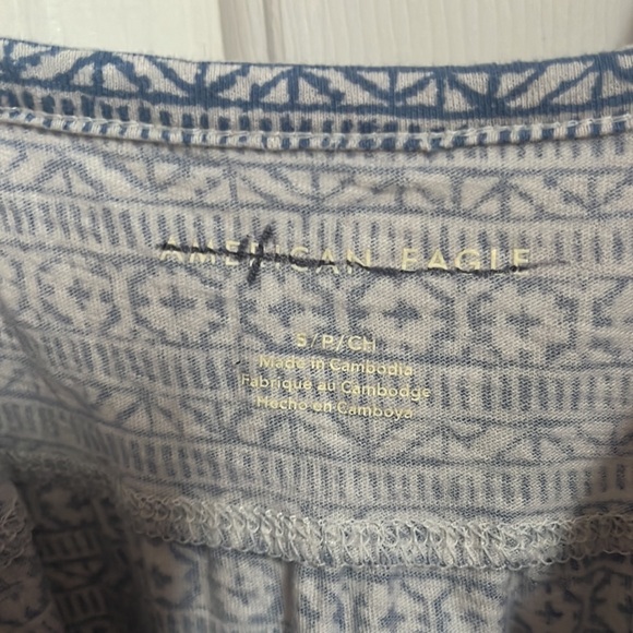 American Eagle Top - Picture 2 of 2